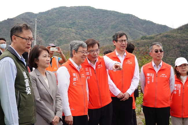 屏南快速公路最快2年動工  陳建仁：兼顧醫療及產業 | 華視新聞