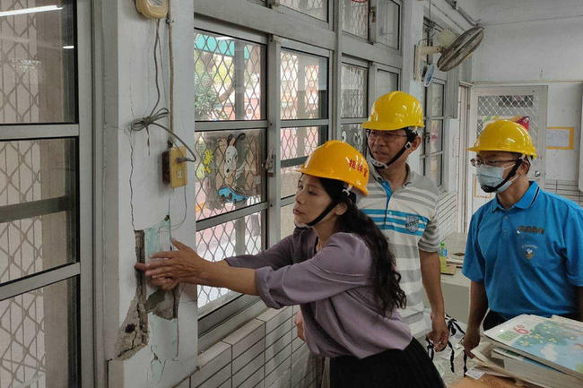 台南月津國小校舍地震受損 啟動學生安置 | 華視新聞