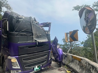 地震落石砸死大貨車司機家中經濟變故 警伸援救急