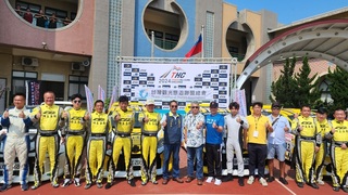 澎湖菁英賽西嶼封路競技 千萬超跑遭貨櫃壓損