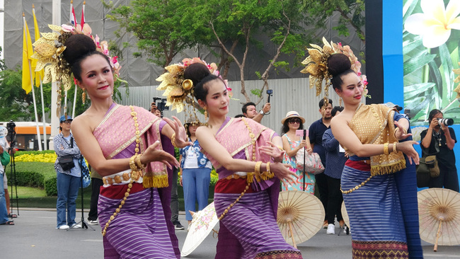 泰國潑水節慶祝活動起跑  盼藉節慶刺激觀光經濟 | 華視新聞