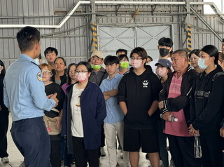 空軍招募人才邀訪基地 助新北弱勢青年就業脫貧