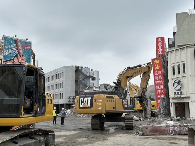 花蓮天王星大樓拆除進度可望提前 寵物陸續救出 | 華視新聞