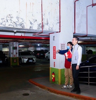 竹北市更新人行步道鋪面 鄭朝方：續提升公共建設