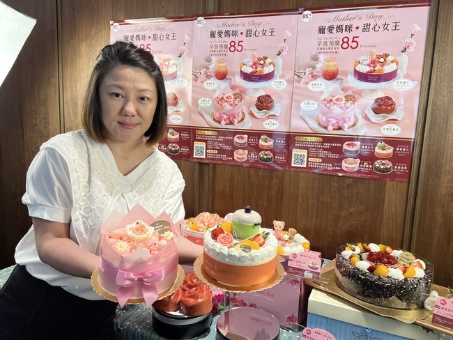 母親節蛋糕開戰 中市業者買1捐1贈弱勢家庭讓愛加倍 | 華視新聞