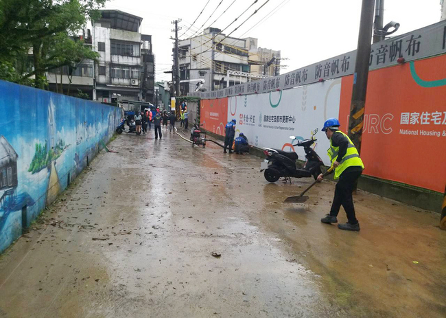 汐止社宅工程大雨淹水 住都中心：增抽水機2小時排除 | 華視新聞