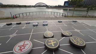 故宮南院增設戶外大型象棋裝置藝術 坐看水岸美景