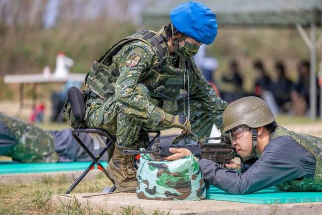 深化全民國防意識 馬公高中學生體驗射擊 | 華視新聞