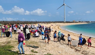 澎湖千人大淨灘  龍門黃金海岸再現潔淨