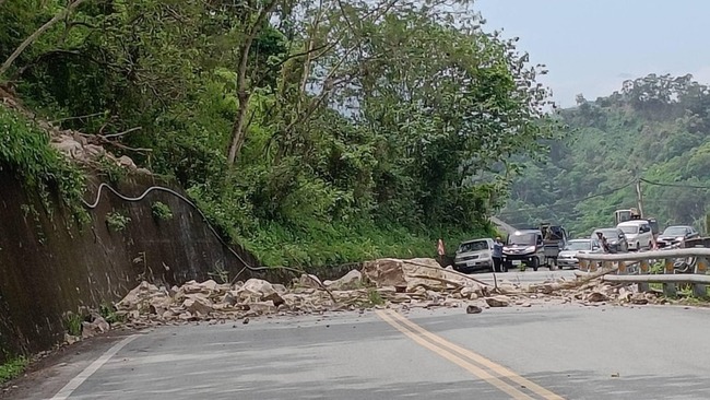 東部海域地震花蓮4級 山區道路注意落石台鐵慢行 | 華視新聞