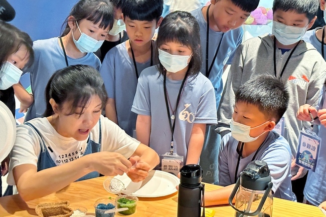 桃機響應世界地球日  邀學子DIY會發芽的種子地球 | 華視新聞