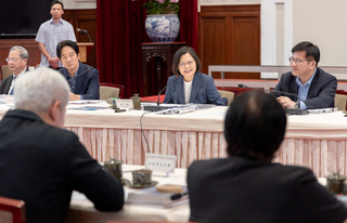 地球日偕賴清德接見環團代表 蔡總統：交接也是交流