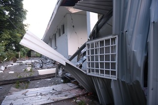 花蓮連續強震倒3棟  紅單戶廢棄工廠2樓變1樓