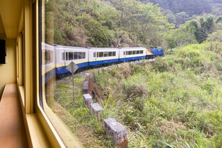 阿里山林鐵栩悅號大窗景、360度瞭望席 5/24首航