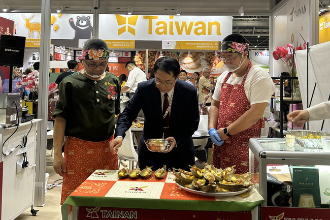 黃偉哲帶隊行銷  台南農特產登新加坡食品展 | 華視新聞