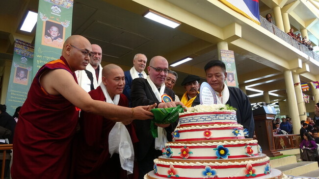 紀念失蹤逾28年班禪喇嘛生日 流亡藏人要求中共放人 | 華視新聞