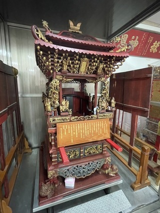 螭虎吞腳四足支撐  彰化百年清水祖師神轎列古物