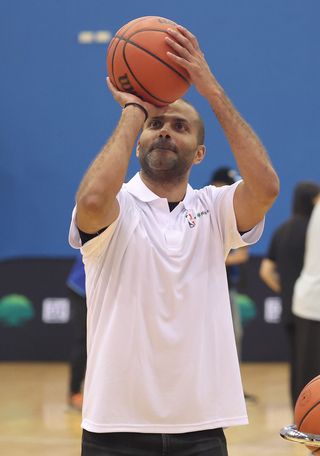 地牛翻身 前NBA球星帕克、威金斯嚇一跳