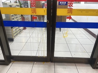 北市派出所遭丟雞蛋  2青少年無照被罰報復