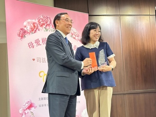 喪女轉念不仇視加害人 8司法保護母愛楷模獲表揚