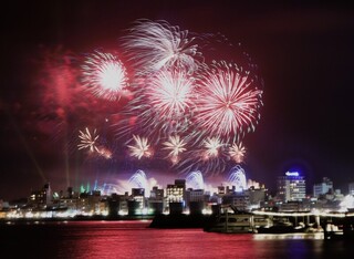 澎湖國際海上花火節開幕 璀璨之夜引爆人潮