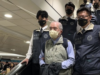 貴婦奈奈公公涉詐逃亡加拿大 返台被押解歸案