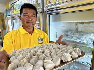 楊宗錫不當駕訓教練 用沼液沼渣種韭菜賣水餃