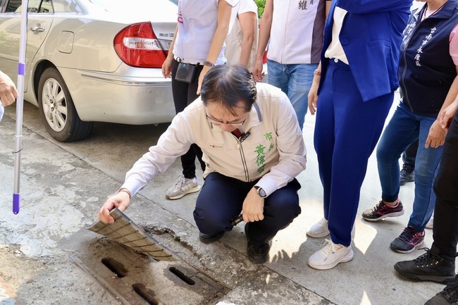 台南孳清病媒蚊總動員 黃偉哲巡查防治登革熱 | 華視新聞