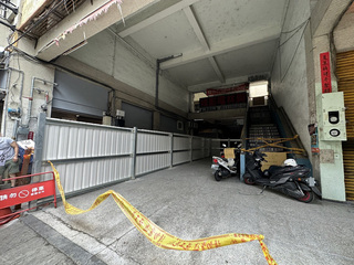 員林綜合市場通道遭圍鐵皮禁行 公所：限期拆除