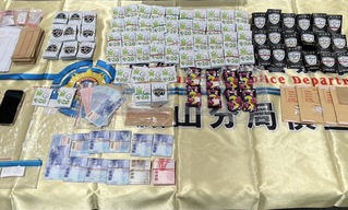 高雄男自撞翻車露餡 警搜出逾900包毒咖啡包送辦