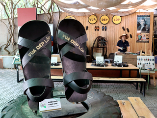 越南國父胡志明輪胎涼鞋 文創設計復古時尚逆勢熱銷