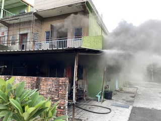 高雄透天厝6小時內2度失火1死1傷 警不排除人為縱火