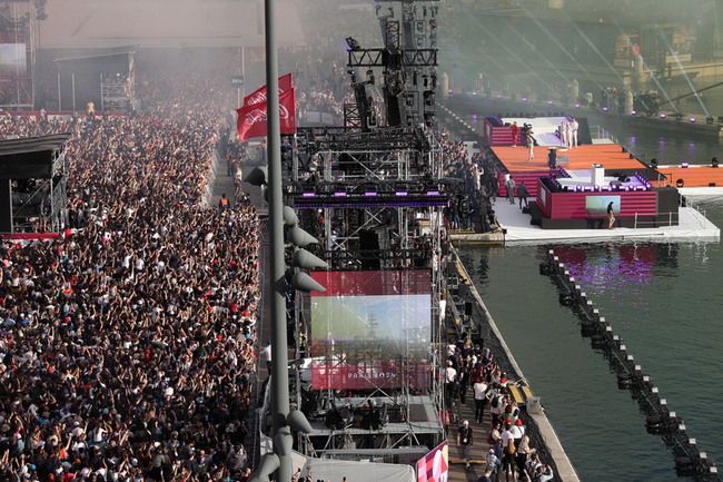 巴黎奧運聖火抵馬賽港 饒舌歌手朱爾點燃聖火台 | 華視新聞