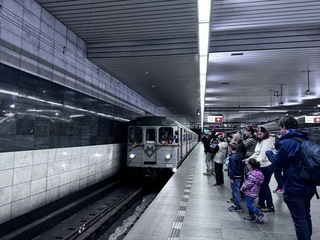 布拉格地鐵慶祝營運50週年 開放搭乘舊式列車