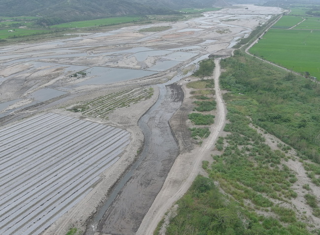 清疏45萬立方公尺土石  卑南溪流域防洪能力增強 | 華視新聞