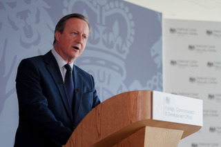 英外相卡麥隆演說再提俄中威權軸心 籲西方勇敢行動