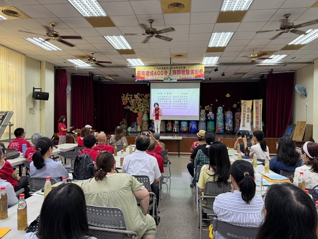 南市府攜手成大前進社區 建立台語教學夥伴關係 | 華視新聞