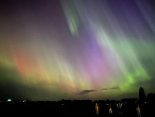 北美抬頭就見彩色極光  台僑興奮尖叫嗨翻