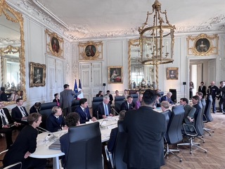 黃崇仁出席圓桌會議 向馬克宏倡議台法合作AI科技