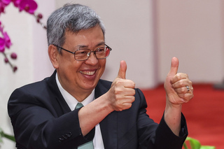 政院惜別茶會  陳建仁鞠躬感謝團隊鄭文燦祝福新內閣