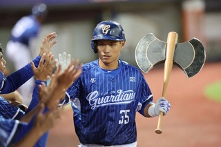 王正棠連2戰開轟盼維持 笑稱長打增加原因不確定