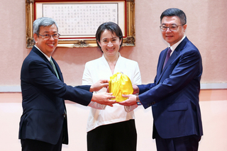 行政院長交接  蕭副總統：盼卓榮泰無縫接軌推動國政