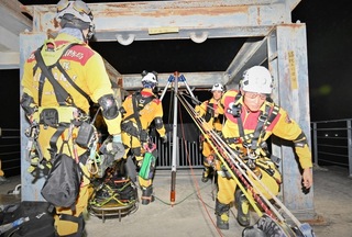 高雄特搜通過測驗  全國首支中、重型認證隊伍