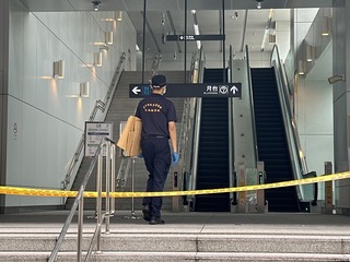 20歲男中捷列車持刀砍人 乘客合力制伏共3傷