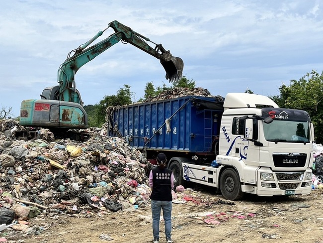 小琉球600噸垃圾待清運僅1家投標 最快1週內公告 | 華視新聞