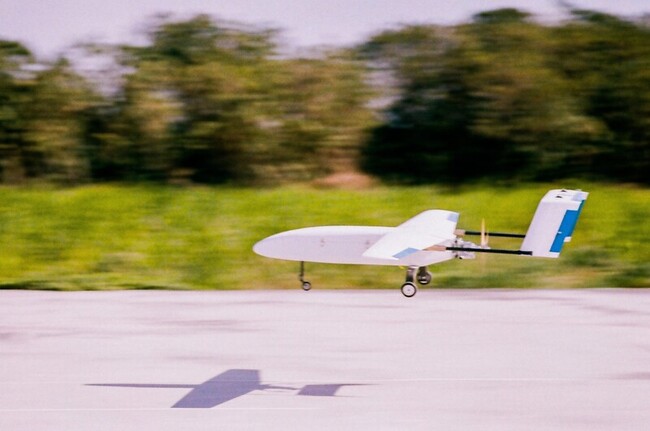 中正大學團隊 1年研發2台固定翼無人機完成試飛 | 華視新聞