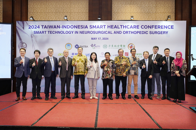 台大與亞東醫院赴印尼交流 聚焦智慧醫療促進合作 | 華視新聞