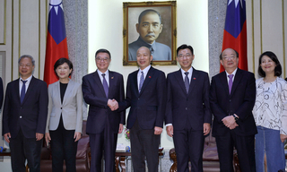 卓榮泰31日施政報告 柯建銘盼和平理性能順利上台