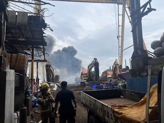 旗津造船廠火警 工人拆除不慎延燒船隻