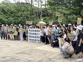 淡海新市鎮自救會 辦野餐抗議公園內建警消廳舍